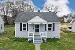 19 Page St, Berryville, VA 22611 - Photo 1