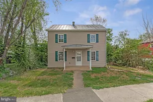 306 N Buckmarsh St, Berryville, VA 22611 - Photo 3