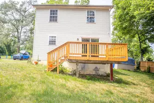 8 Whiting Ave, Boyce, VA 22620 - Photo 5