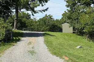 857 Page Brook Ln, Boyce, VA 22620 - Photo 7