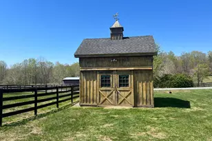 5265 Bear Holw Ln, Amissville, VA 20106 - Photo 3