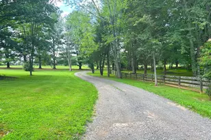 13078 Breezy Knoll Ln, Amissville, VA 20106 - Photo 1
