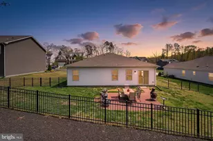 16032 Grant Ct, Bowling Green, VA 22427 - Photo 3