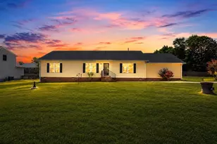 118 Gill St, Bowling Green, VA 22427 - Photo 1