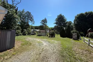 216 W Broaddus Ave, Bowling Green, VA 22427 - Photo 17
