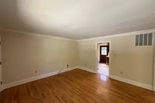 216 W Broaddus Ave, Bowling Green, VA 22427 - Photo 3