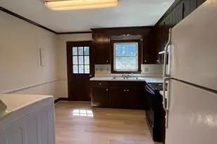 216 W Broaddus Ave, Bowling Green, VA 22427 - Photo 5