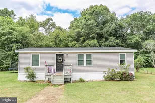 16064 Chester Ln, Bowling Green, VA 22427 - Photo 1