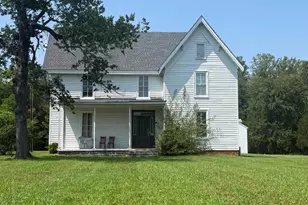 121 E Broaddus Ave, Bowling Green, VA 22427 - Photo 1