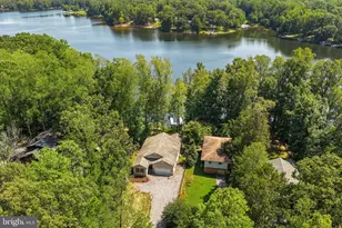 686 Lake Caroline Dr, Ruther Glen, VA 22546 - Photo 3