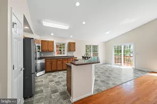 686 Lake Caroline Dr, Ruther Glen, VA 22546 - Photo 9