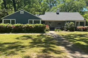 32 Clifton Ave, Kilmarnock, VA 22482 - Photo 1