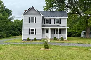 439 Valley Dr, Callao, VA 22435 - Photo 3