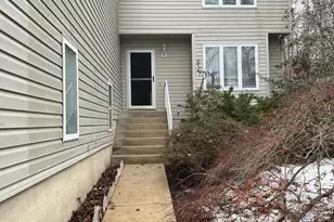 504 Mt Pleasant Dr, Locust Grove, VA 22508 - Photo 3