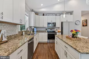 105 Edgemont Cir, Locust Grove, VA 22508 - Photo 13