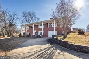 15 Painter St, Luray, VA 22835 - Photo 3