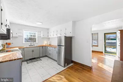 296 W Main Street, Stanley, VA 22851 - Photo 3