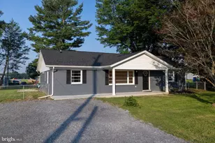 6 Charles St, Luray, VA 22835 - Photo 3