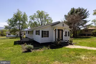 411 4th St, Luray, VA 22835 - Photo 1