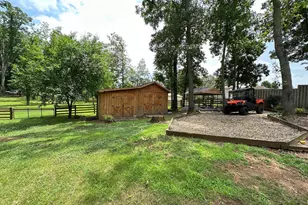 579 Circle View Rd, Luray, VA 22835 - Photo 13