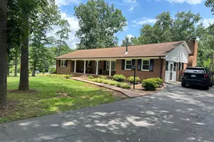 579 Circle View Rd, Luray, VA 22835 - Photo 3