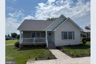320 Eighth Avenue, Luray, VA 22835 - Photo 1