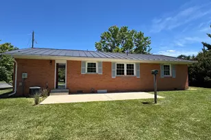 2 Springcrest Dr, Luray, VA 22835 - Photo 3