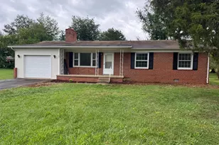 33 Wallace Ave, Luray, VA 22835 - Photo 1