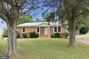 2 Massanutten Pl, Luray, VA 22835 - Photo 1