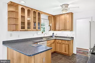 379 Riverside Dr, Luray, VA 22835 - Photo 5