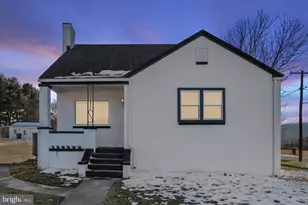 701 S 2nd St, Shenandoah, VA 22849 - Photo 1