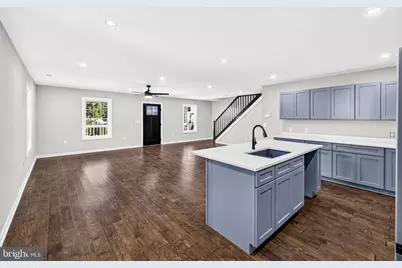 134 N Hawksbill Street, Luray, VA 22835 - Photo 5