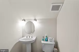 2218 Margraf Cir, Woodbridge, VA 22191 - Photo 3