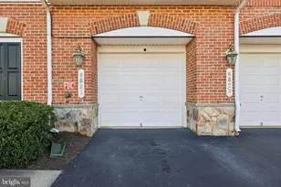 6821 Hampton Bay Ln, Gainesville, VA 20155 - Photo 3