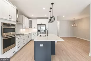 3703 Havertill Ln, Woodbridge, VA 22193 - Photo 13