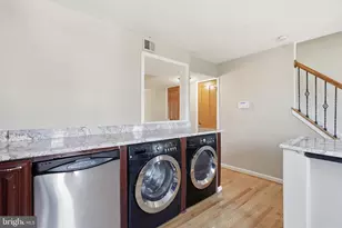 2942 Wetherburn Ct, Woodbridge, VA 22191 - Photo 7