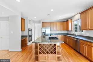 8633 Wales Ct, Gainesville, VA 20155 - Photo 11