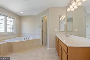 8633 Wales Ct, Gainesville, VA 20155 - Photo 29