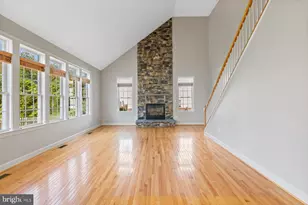 8633 Wales Ct, Gainesville, VA 20155 - Photo 17