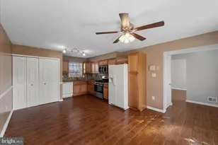 14367 Springbrook Ct, Woodbridge, VA 22193 - Photo 3