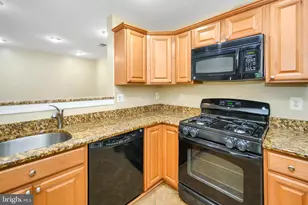 1067 Gardenview Loop, Woodbridge, VA 22191 - Photo 11