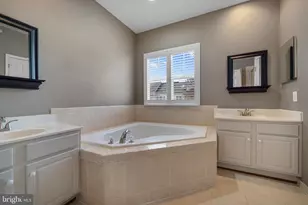 8896 Song Sparrow Dr, Gainesville, VA 20155 - Photo 37