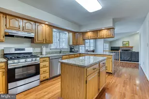 9879 Hemlock Hills Ct, Manassas, VA 20111 - Photo 21