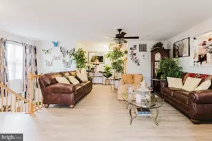 7985 Coachcrest Ct, Manassas, VA 20109 - Photo 5