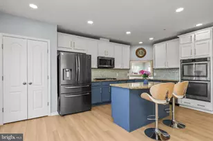 17016 Beveridge Dr, Dumfries, VA 22026 - Photo 11