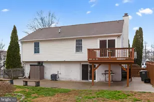 5828 Ruxton Dr, Woodbridge, VA 22193 - Photo 3