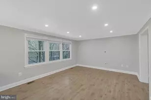 16080 Deer Park Dr, Dumfries, VA 22025 - Photo 9