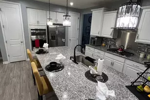 12950 Blue Sky Pl, Woodbridge, VA 22192 - Photo 7