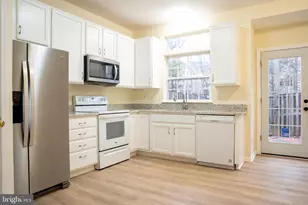 12436 Selkirk Cir, Bristow, VA 20136 - Photo 7
