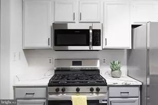 8075 Lacy Dr, Manassas, VA 20109 - Photo 9